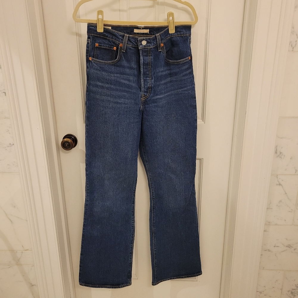 LEVI'S Like New Ribcage Bootcut Sz 29